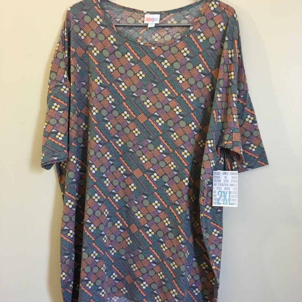 Lularoe 2XL Irma shirt!